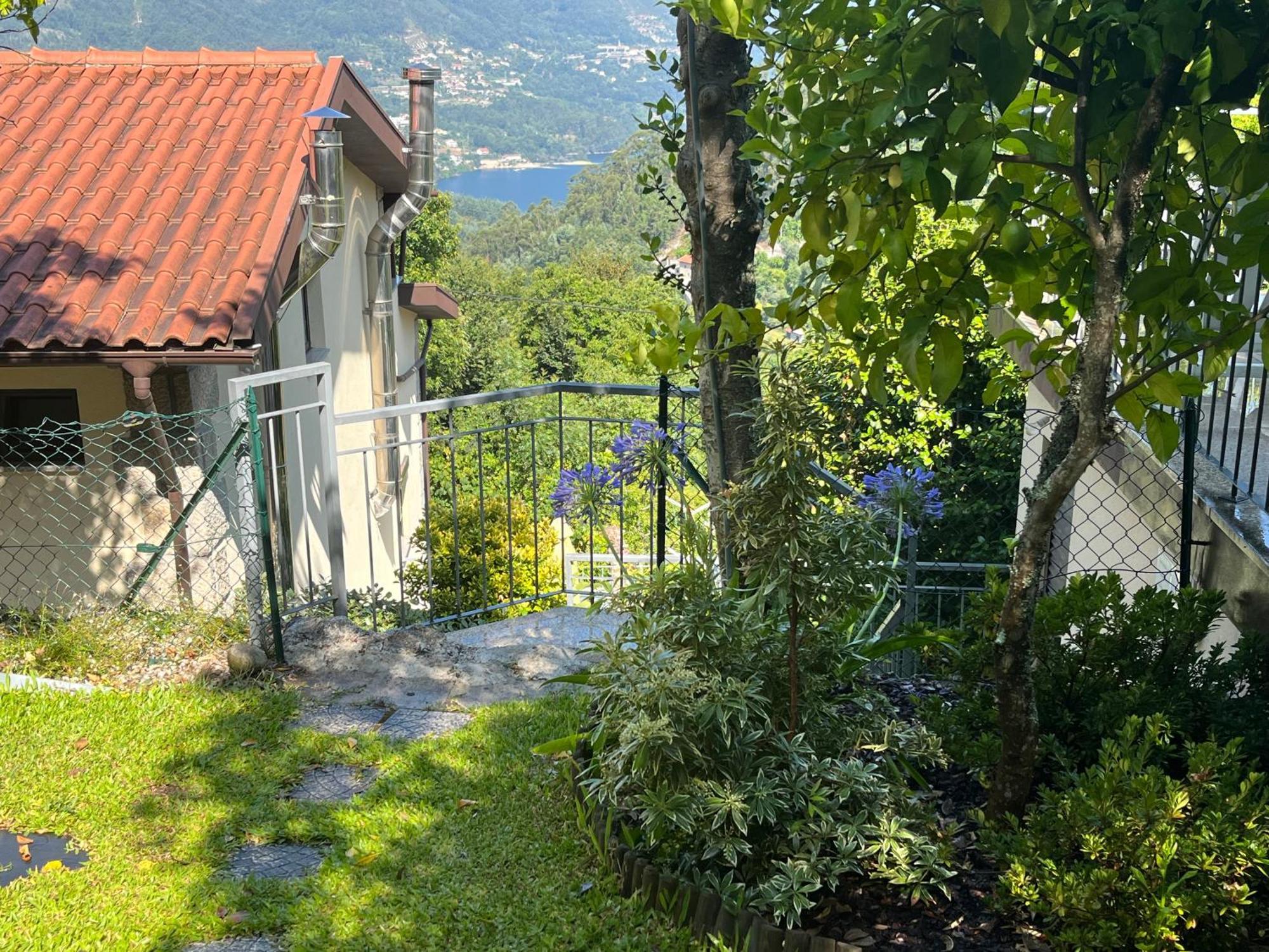 Apartamento Casa De Casarelhos - Vistas Rio, Campo E Montanha - Lareira Gerês Exterior foto